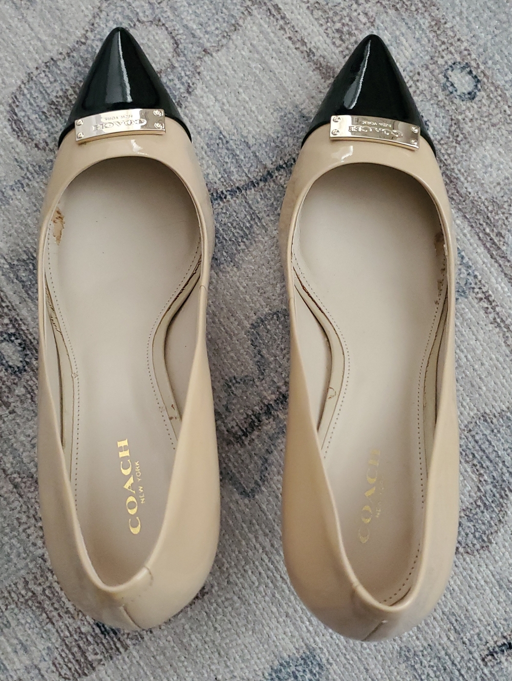 Coach Zan Patent Leather Tan Black Pointy Toe Heels Pumps Sz8.5 - Picture 6 of 14